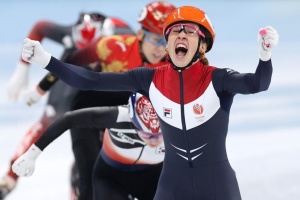 Женская сборная Нидерландов по шорт-треку выиграла Олимпиаду-2022 в эстафете