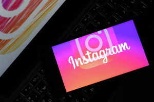 Instagram блюритиме підліткам контент, який містить оголену натуру