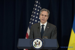 Blinken explica lo que significa una "paz sostenible y justa" para Ucrania