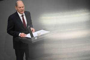 Scholz calls on world to keep up pressure on Russia