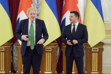 Wielka Brytania przeznacza jeszcze 2 miliardy funtów na projekty z Ukrainą