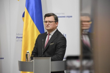 Kuleba pide a la OSCE que prepare un informe sobre la emisión de pasaportes rusos en el este de Ucrania
