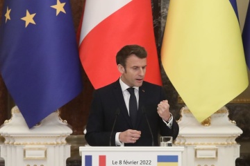 Macron bestreitet Gespräche mit Putin über „Finnlandisierung“ der Ukraine