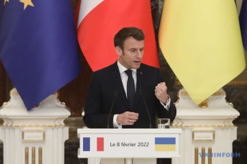 Macron: Las negociaciones para evitar la guerra continuarán en las próximas semanas