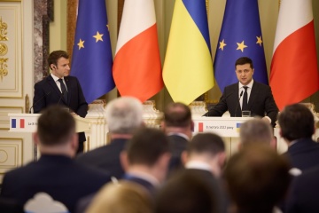 Ucrania y Francia firman documentos bilaterales