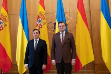 スペイン外相、露の対ウクライナへ更なる侵攻の場合の制裁発動を確認