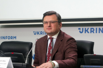 Dmytro Kouleba : La question du non-alignement n'a pas été soulevée lors de la visite du président Macron à Kyiv