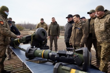 Zelensky attends military exercises in Rivne region