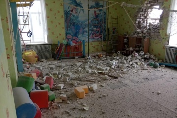 ウクライナ東部ルハンシク州の政府管理地域の幼稚園に砲撃　ゼレンシキー大統領「大きな挑発」