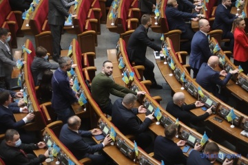ウクライナ国会、大統領による戒厳令発令を確定