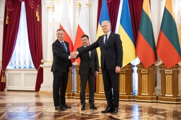 Zelensky, Duda, Nausėda sign joint statement