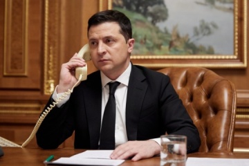 Le porte-parole du président Zelensky informe que l’Ukraine accepte les négociations avec la Russie 