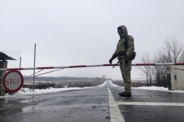 Ucrania cierra cruces fronterizos con Rusia y Belarús