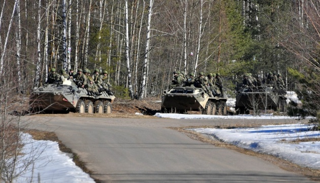 білорусь продовжила військові навчання з рф до 13 березня