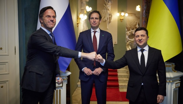Premierminister der Niederlande unterstützt Recht der Ukraine, selbst über NATO-Beitritt zu entscheiden