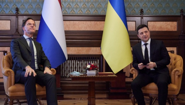 Zelensky: Han aparecido nuevas páginas de éxito en la asociación entre Ucrania y los Países Bajos