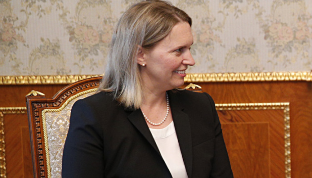 Bridget Brink, nouvelle ambassadrice américaine en Ukraine, arrive à Kyiv