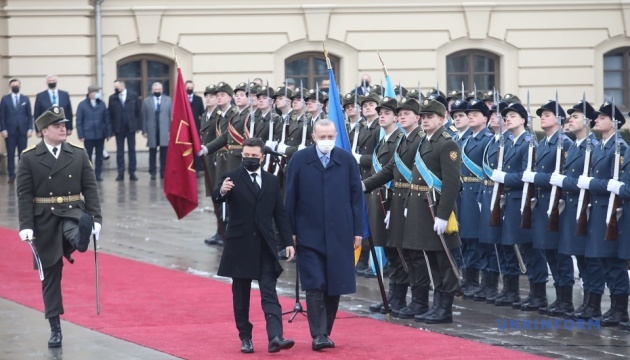 “¡Gloria a Ucrania!” del presidente de Turquía: Zelensky se reúne con Erdoğan