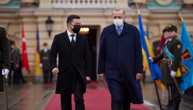 Ердоган у Києві: Стамбул замість Мінська, байрактари і вільна торгівля