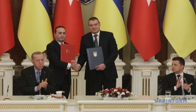 Ukraina i Turcja podpisały osiem dokumentów