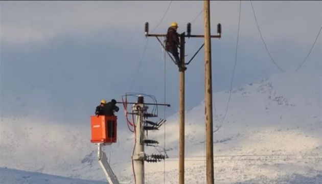 Турецьке місто чотири дні просиділо без електроенергії через снігопад