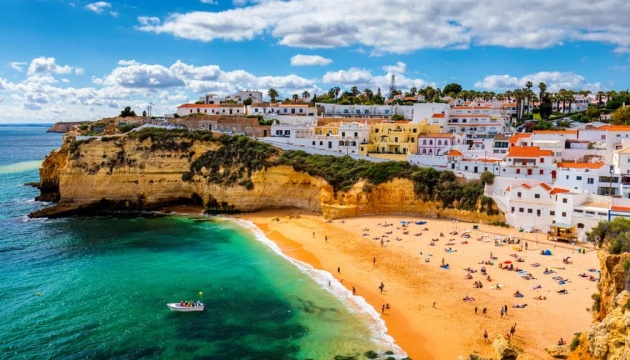 В’їхати до Португалії власники європейських COVID-сертифікатів відсьогодні можуть без тесту
