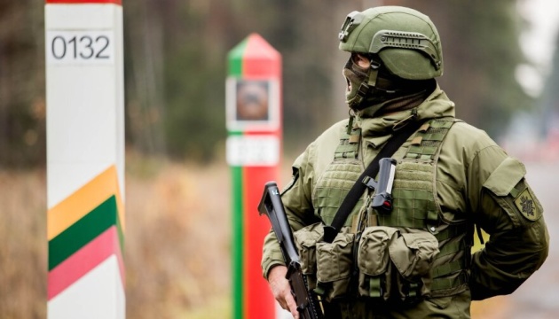 Нелегали третій день поспіль масово штурмують литовський кордон із білорусі