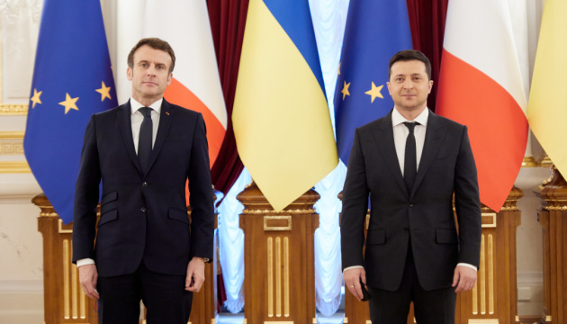 Zelensky: La visita actual del presidente de Francia a Ucrania es la primera en 24 años