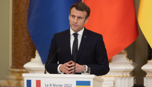 マクロン仏大統領、プーチン露大統領と電話会談　「ウクライナの提案」に基づく協議で合意