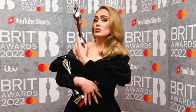 Адель прийшла на вручення Brit Awards у сукні української дизайнерки
