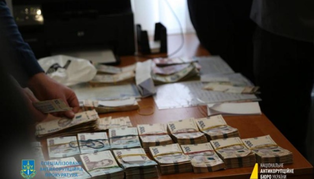 Взятка в 1,26 миллиона: задержали депутата Киевсовета и его сообщников