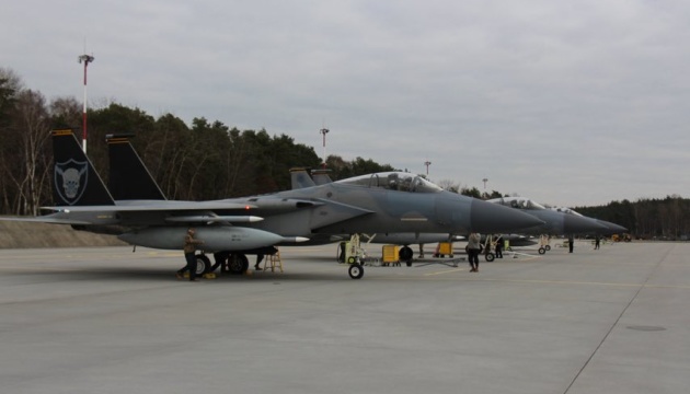 Посилення Східного флангу НАТО: до Польщі прибули американські винищувачі F-15