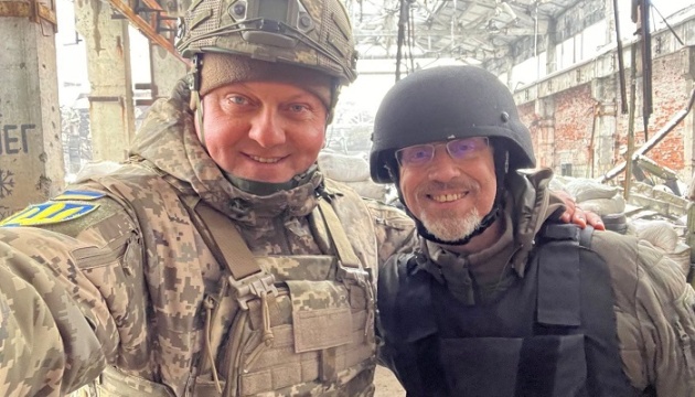 「地獄へようこそ」　ウクライナの国防相・軍総司令官、軍の抵抗準備を強調