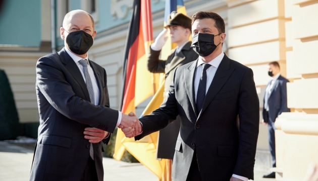 ショルツ独首相のウクライナ訪問開始