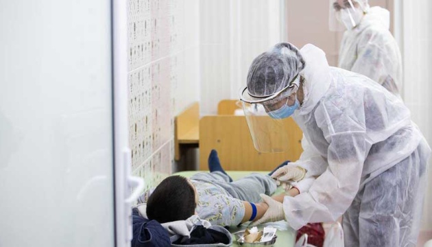 Абоненти Київстар переказали понад ₴10 мільйонів на медобладнання для дитячих лікарень