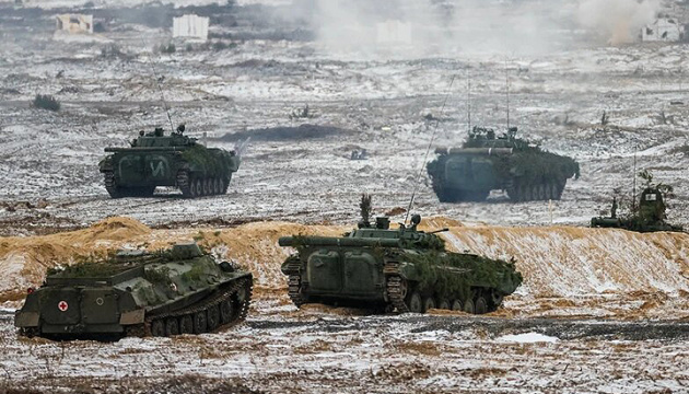 Minsk-Peking-Berlin-Manöver des Kremls: Diplomatie, Armee, Sport