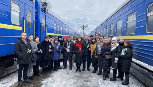 Із заходу на схід України вирушив Поїзд Єдності