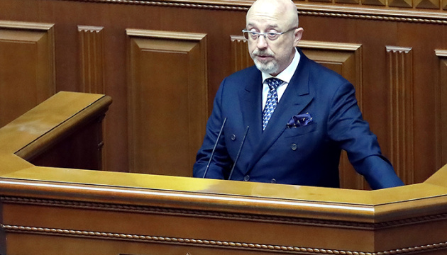Verteidigungsminister hält Invasion Russlands in Ukraine für gering