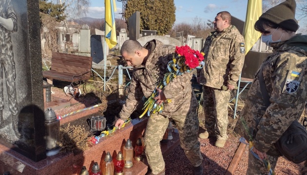 На Закарпатті вшанували пам'ять військових, загиблих у боях за Дебальцеве
