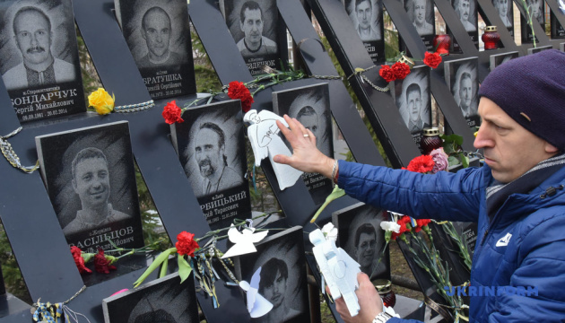 «Ангели пам'яті»: у Києві – акція на згадку про загиблих під час Революції Гідності