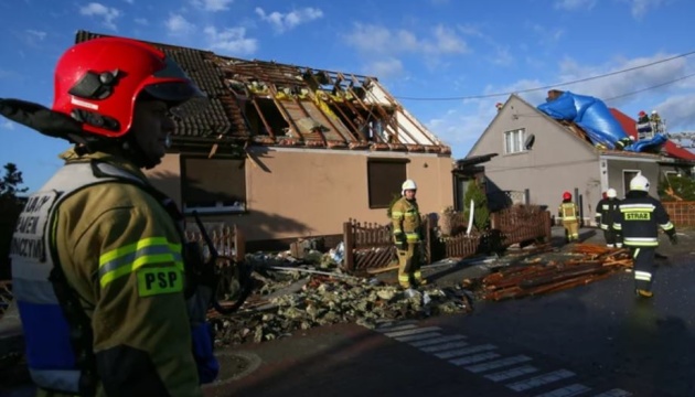 У Польщі жертвами буревію стали троє людей, ще 19 постраждали
