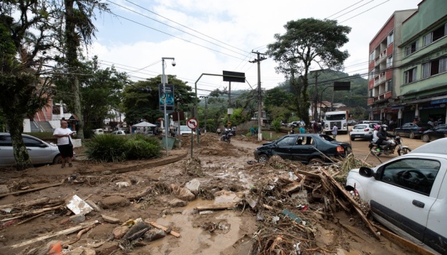 Почти 150 человек погибли из-за наводнения и оползней в Бразилии