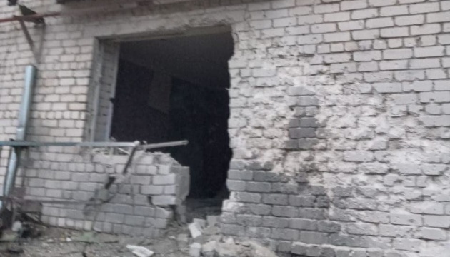 Besatzer schießen auf Ortschaften in Region Luhansk mit Geschützen und Raketenwerfer
