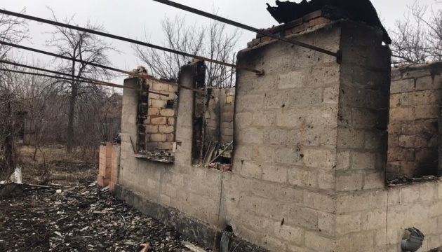 Окупанти з «Градів» обстріляли дачний масив біля Щастя — пошкоджені будинки переселенців