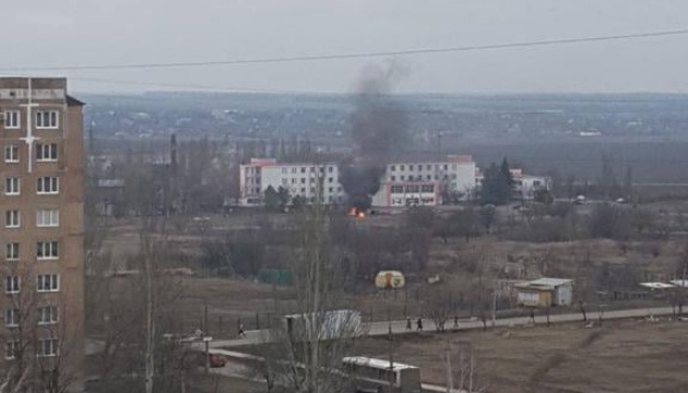 ロシア軍、キーウ隣接市の飛行場とチョルノービリ原発を占拠