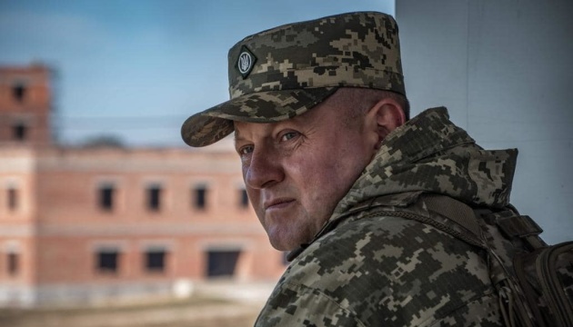 Ukraine’s top commander tells U.S. counterpart of Army’s needs.