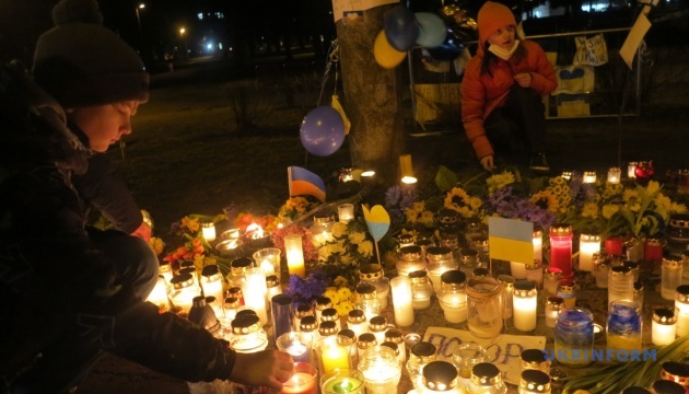 У Ризі навпроти посольства РФ усю п’ятницю проходили акції на підтримку України
