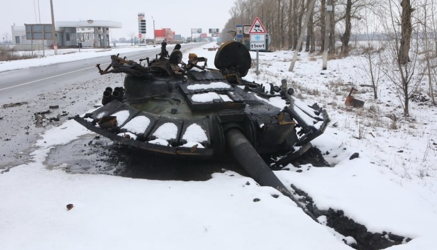 На Харківщині поліцейський разом з українськими військовими знищили три танки рф