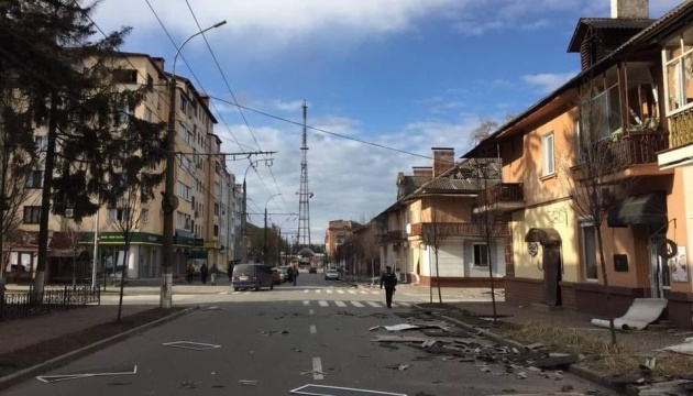 Russische Armee beschießt Zentrum von Tschernihiw: Kliniken, Wohnhäuser, administrative Gebäude beschädigt
