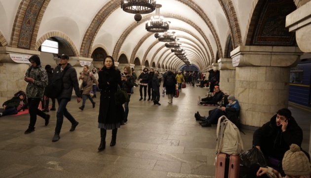 Столичне метро відновило роботу після посиленої комендантської години